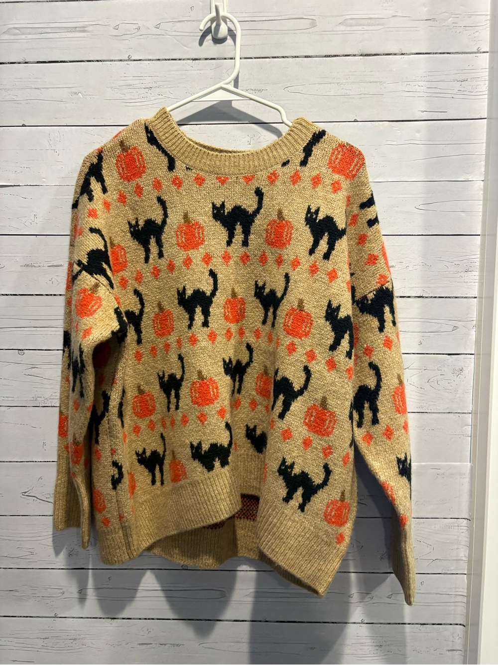 Vince Camuto Crewneck Sweater with Black Cat & Orange Pumpkin Motif - Picture 2 of 8
